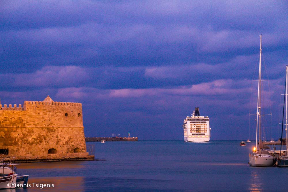 photo by Yiannis Tsigenis Yiannis Tsigenis